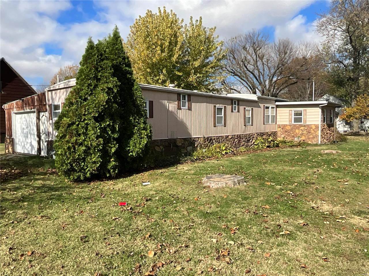 811 Monroe Street - Photo 1