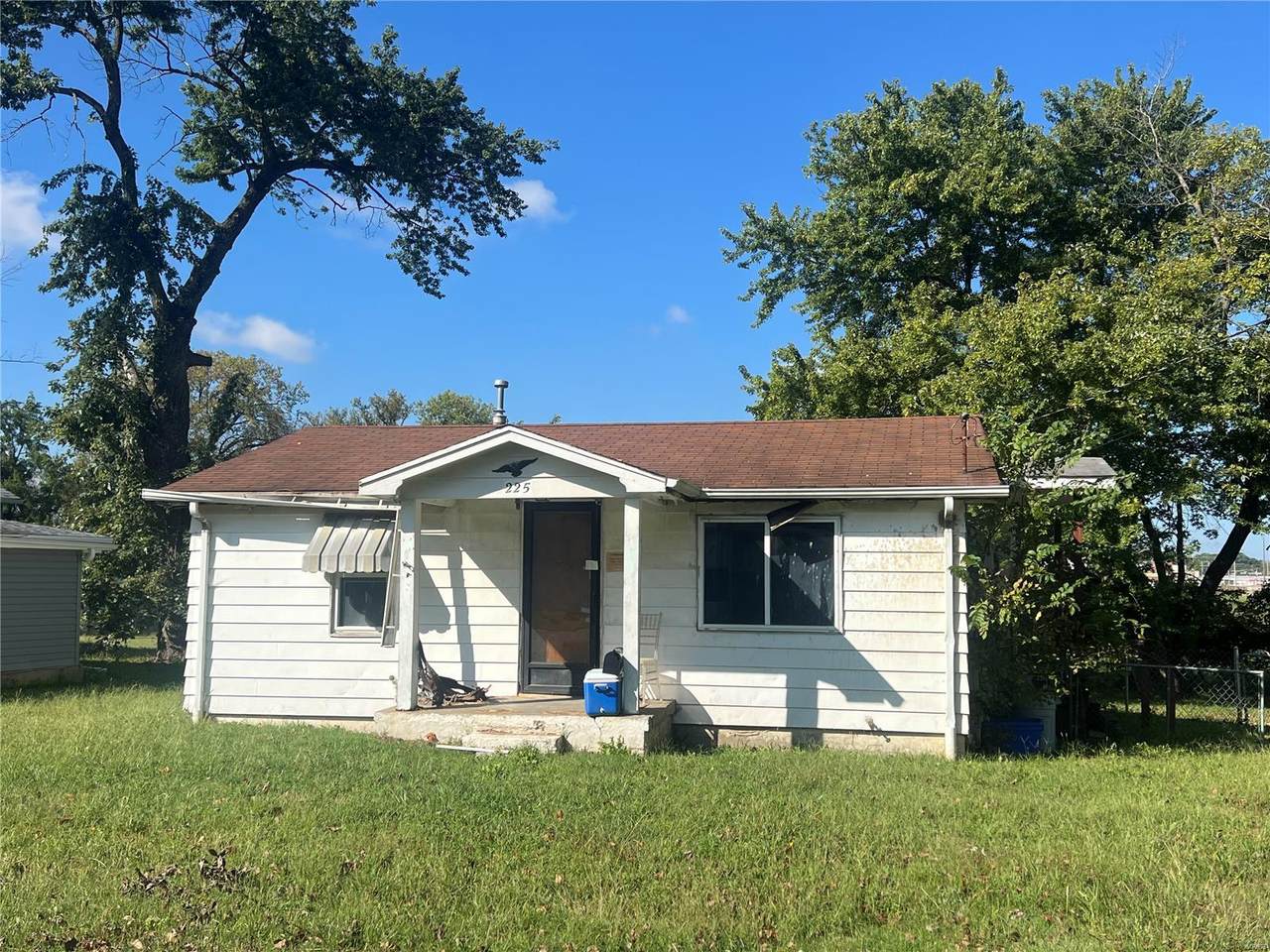 225 Lakeside Avenue - Photo 1