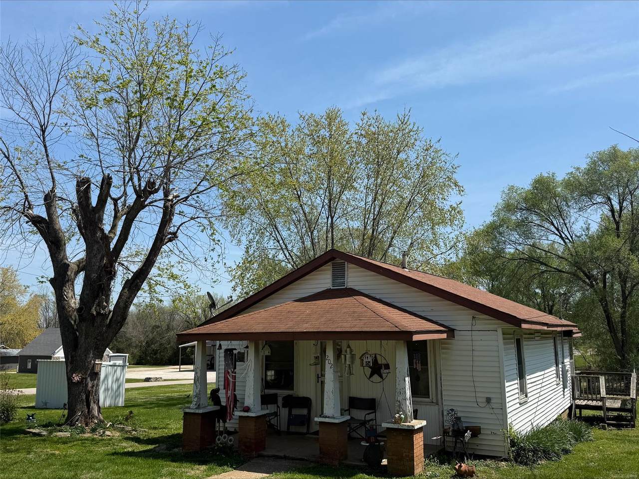 202 Clay Street - Photo 1