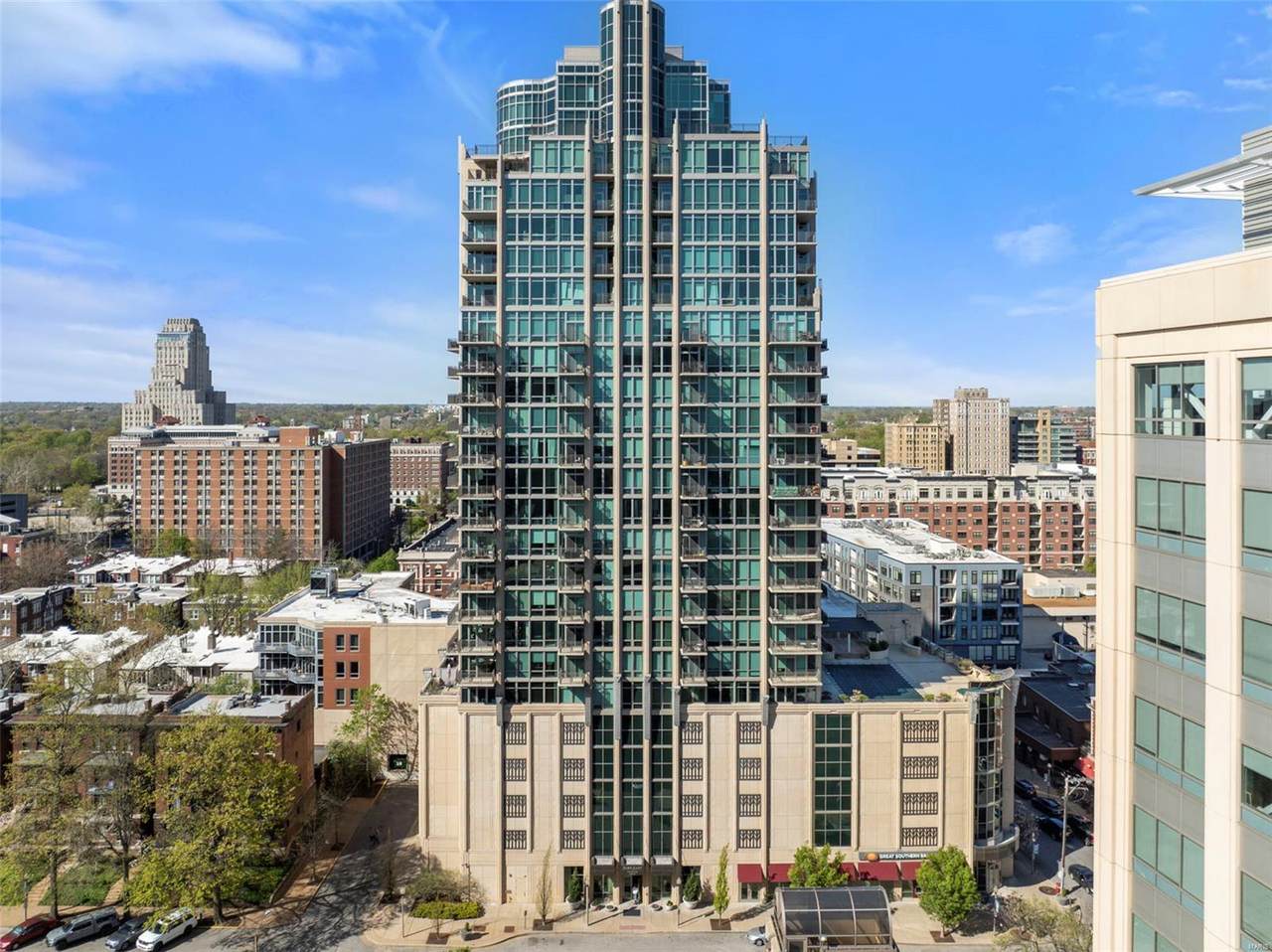 4909 Laclede Avenue - Photo 1