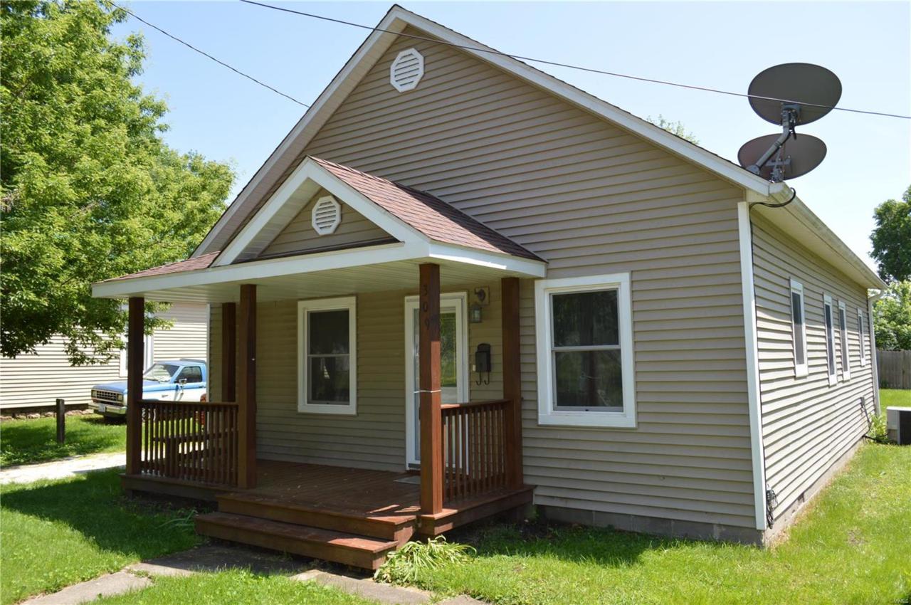 309 Pine - Photo 1