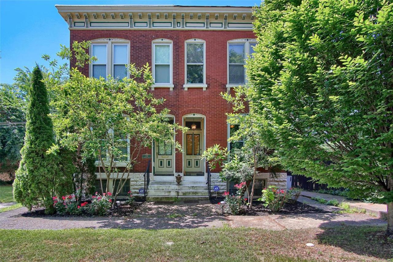 2120 Waverly - Photo 1