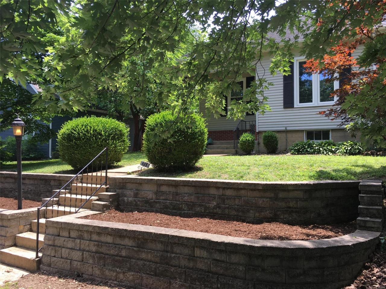718 Forest Avenue - Photo 1