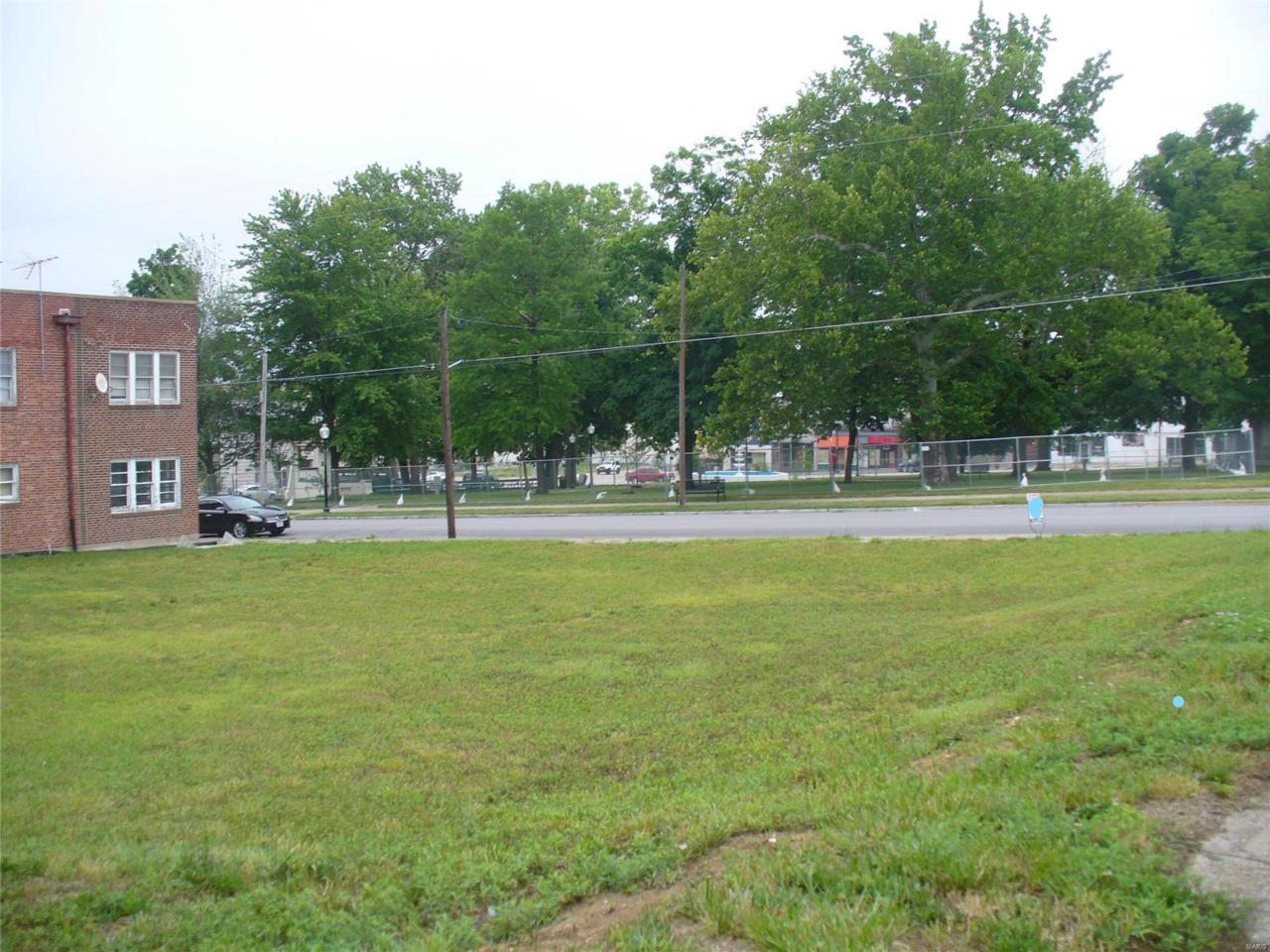 418 Center - Photo 1