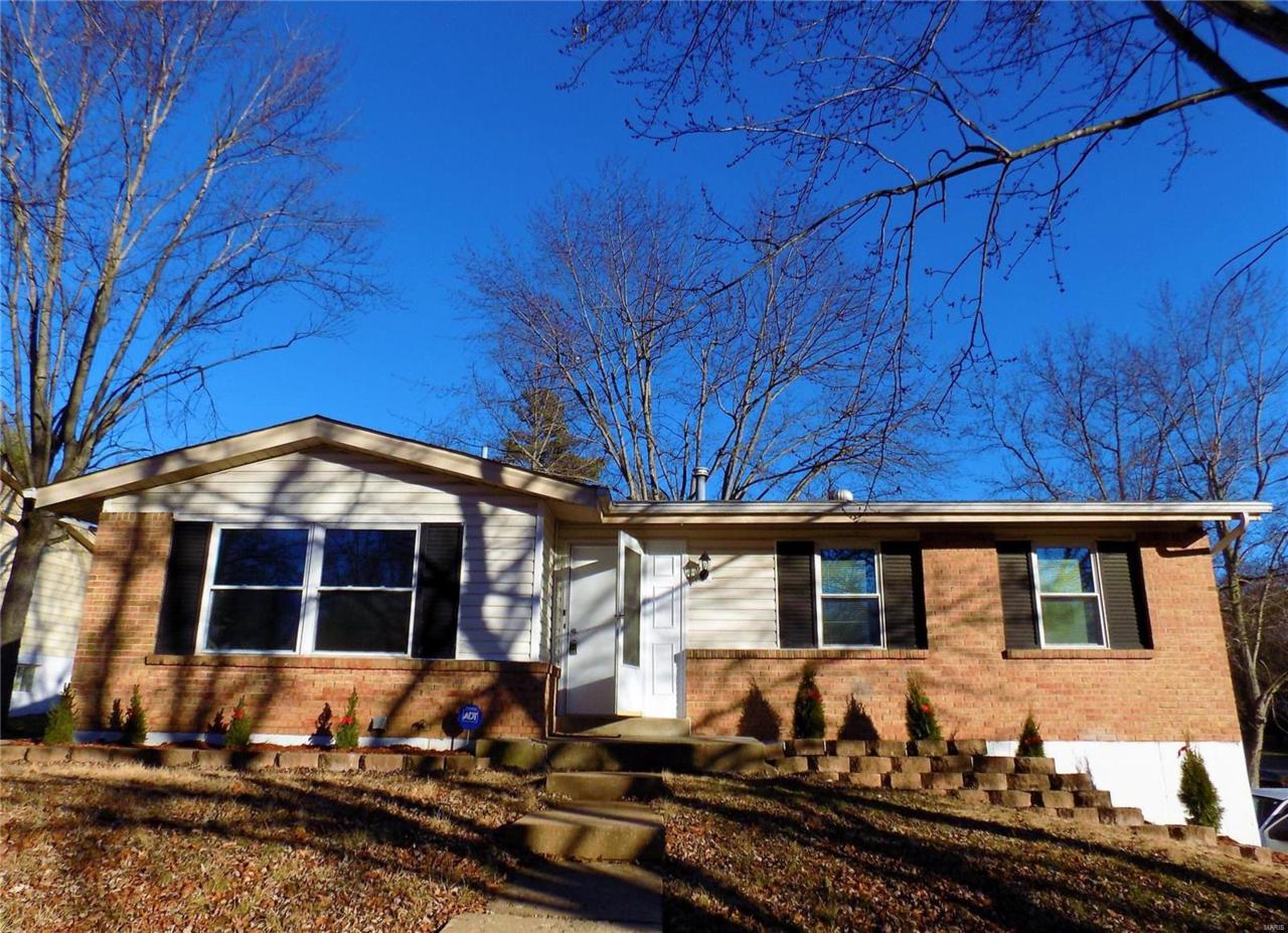 1010 Parkfield Terr - Photo 1