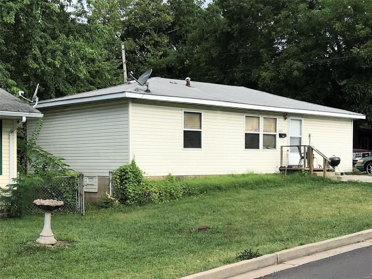 1409 Holloway St - Photo 1