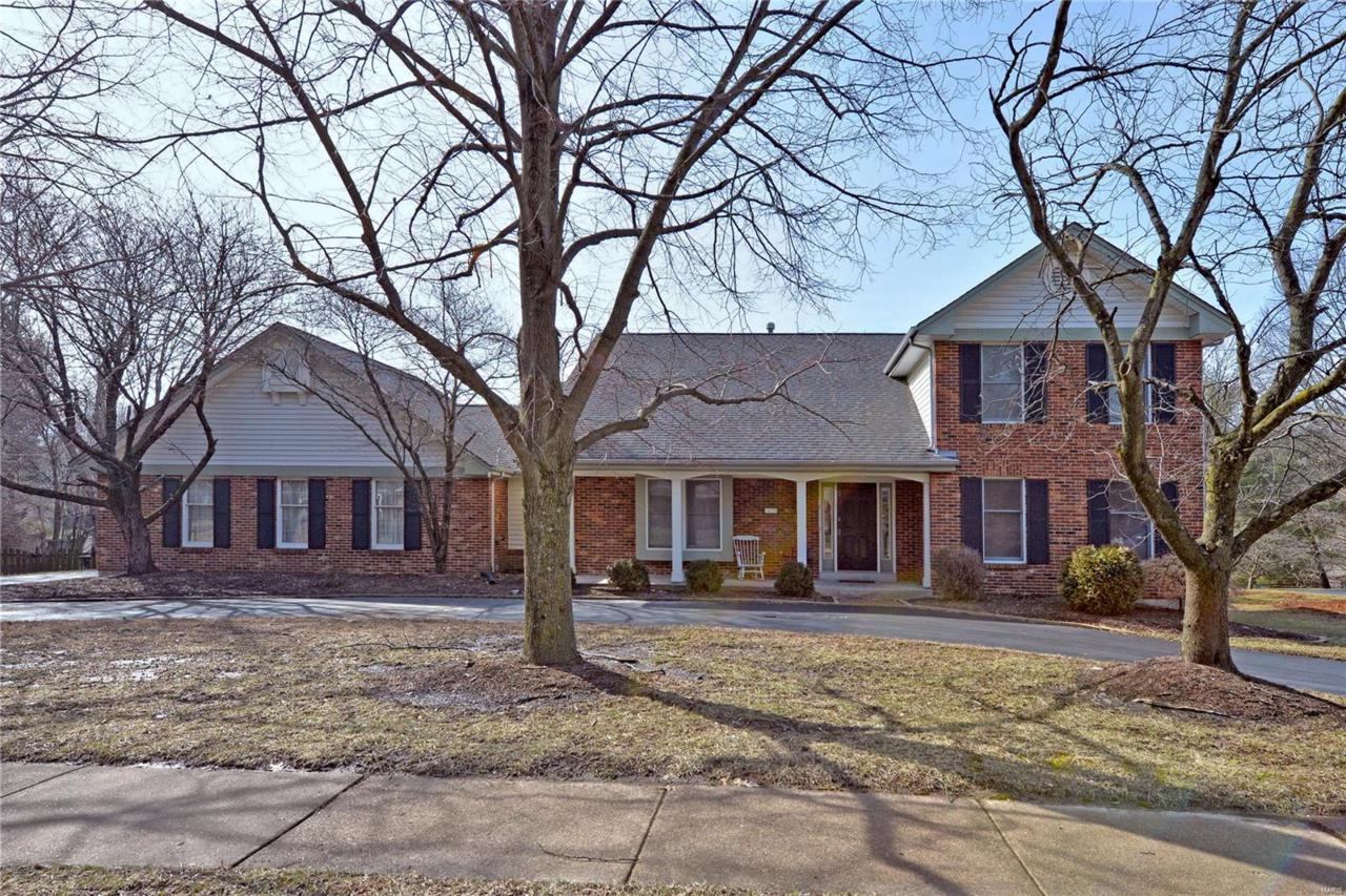 14136 Ladue Road - Photo 1
