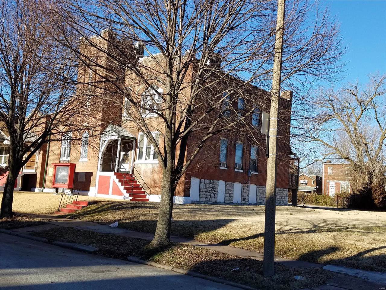 4433 Elmbank Avenue - Photo 1