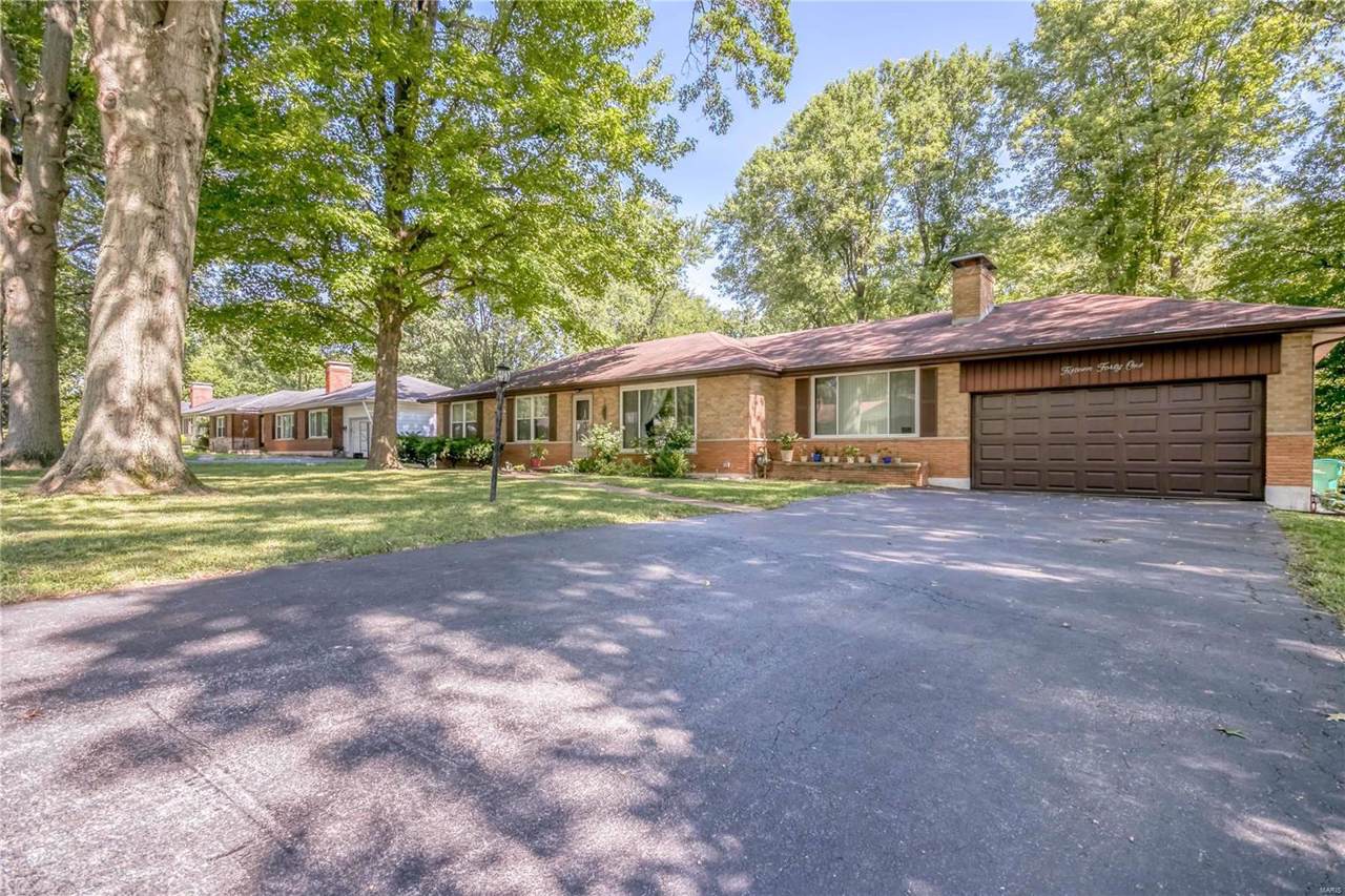 1541 Doris Drive - Photo 1