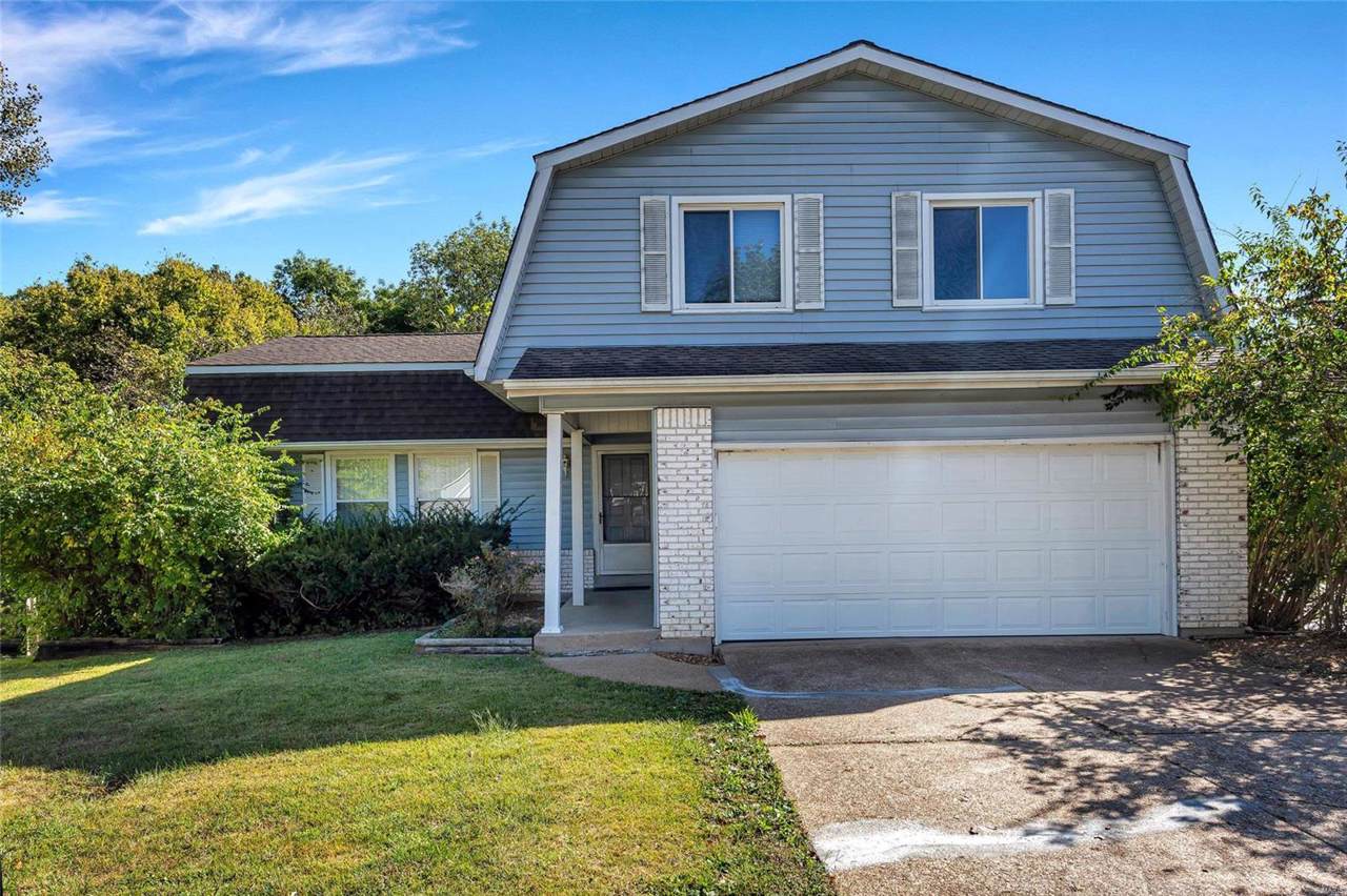 1070 Treetop Trail Drive - Photo 1