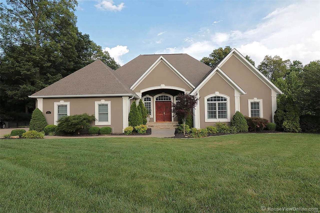 425 Windwood Lake Drive - Photo 1