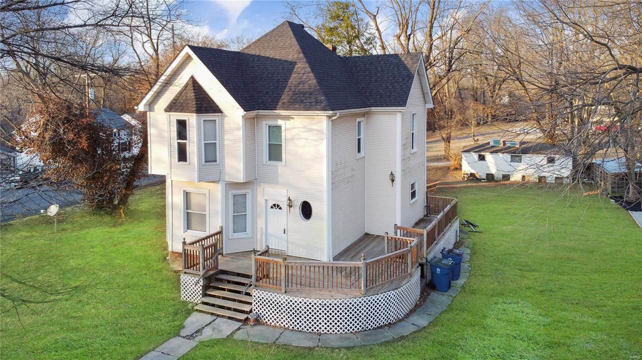 317 Strong Avenue - Photo 1