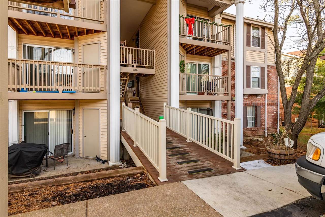 708 Ridgeside Drive - Photo 1