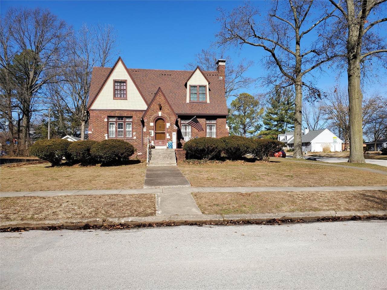 711 Livingston Street - Photo 1