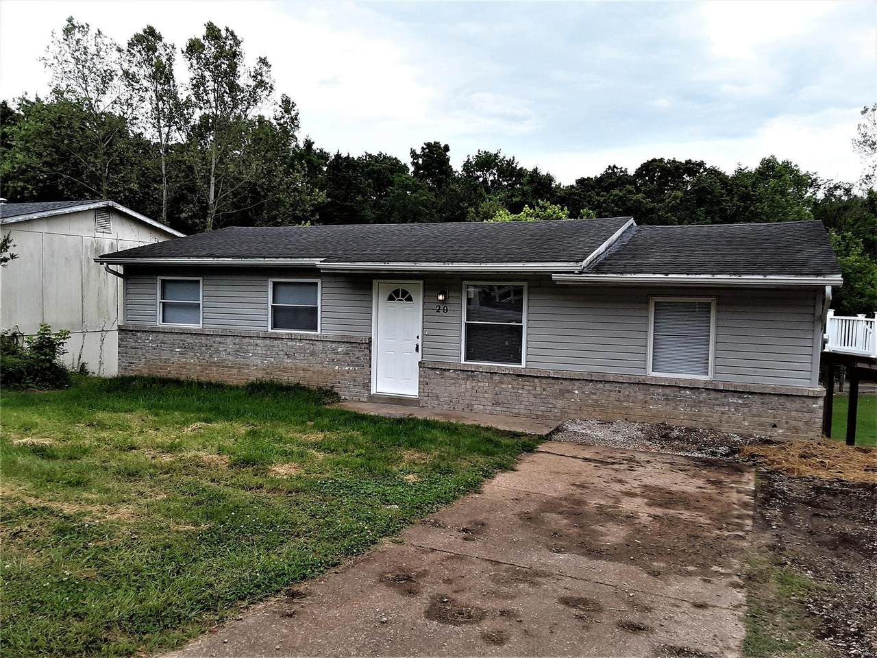 20 Holly Lane - Photo 1