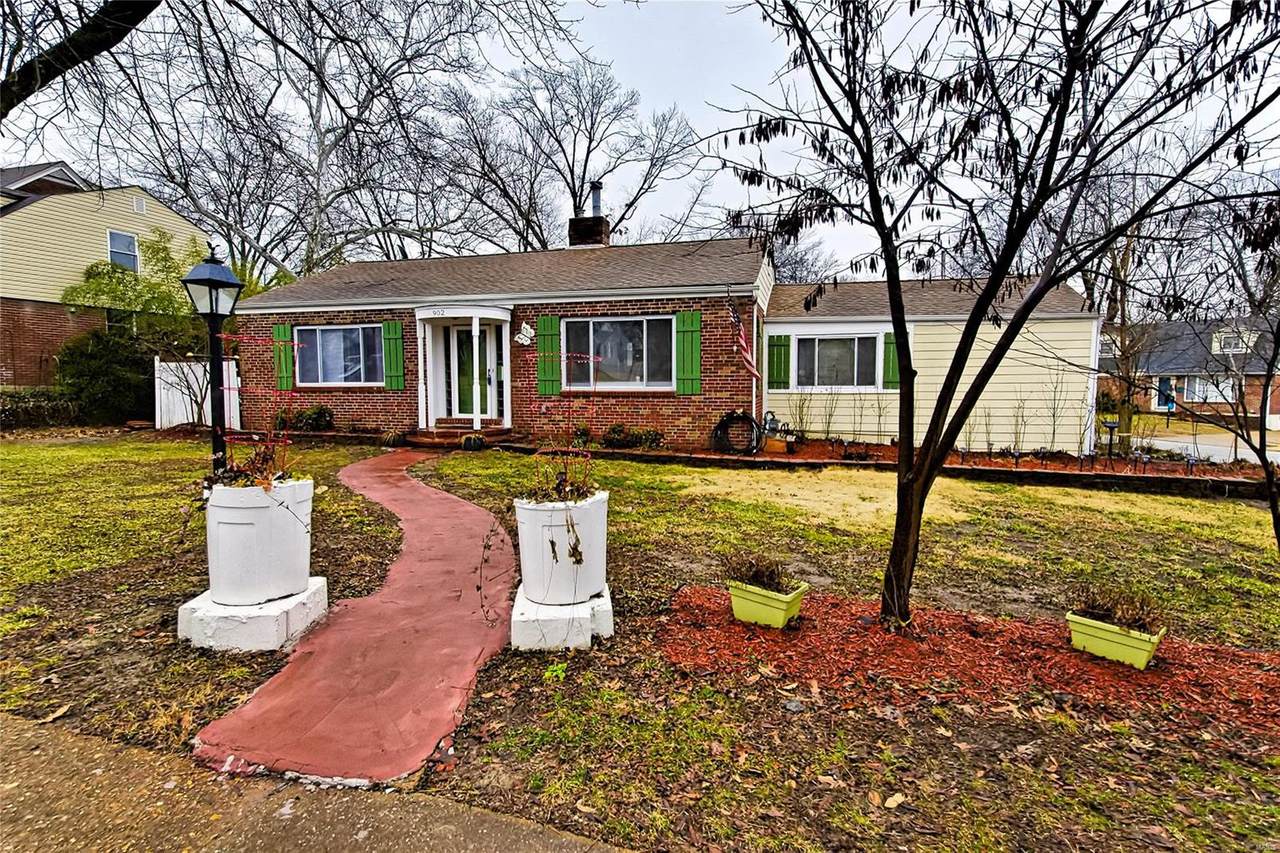 902 Briarton Drive - Photo 1