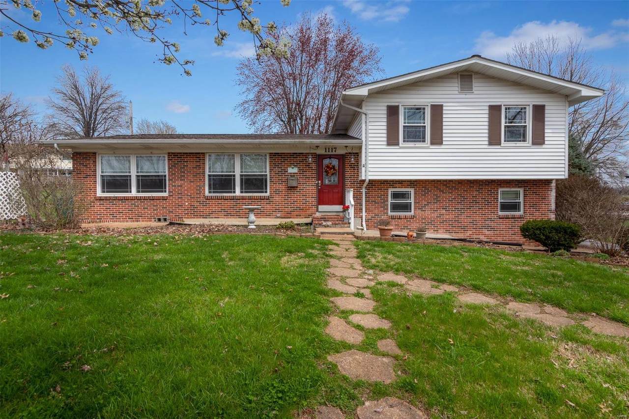 1117 Alexander Drive - Photo 1