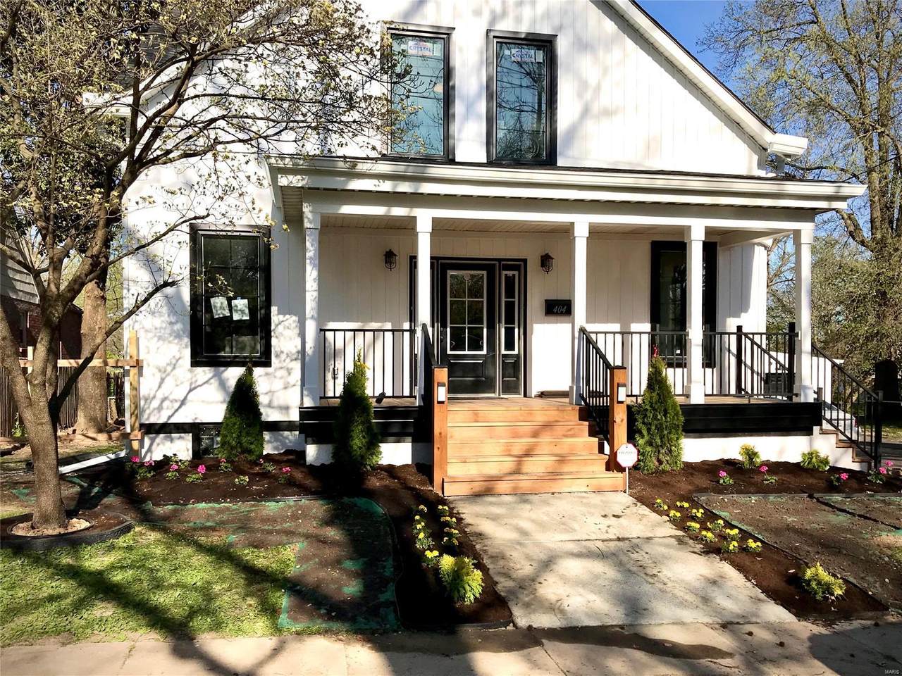 404 Clark Avenue - Photo 1