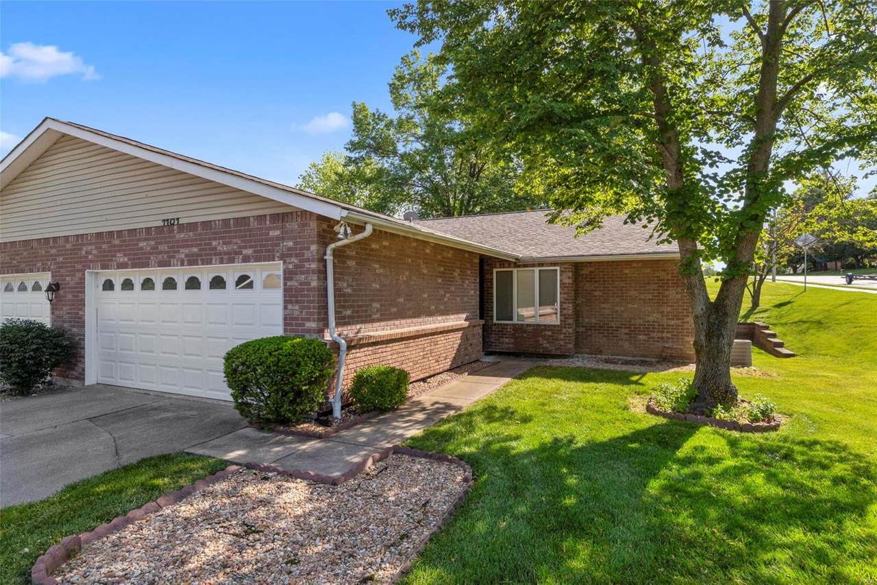 1101 Hunter Court - Photo 1