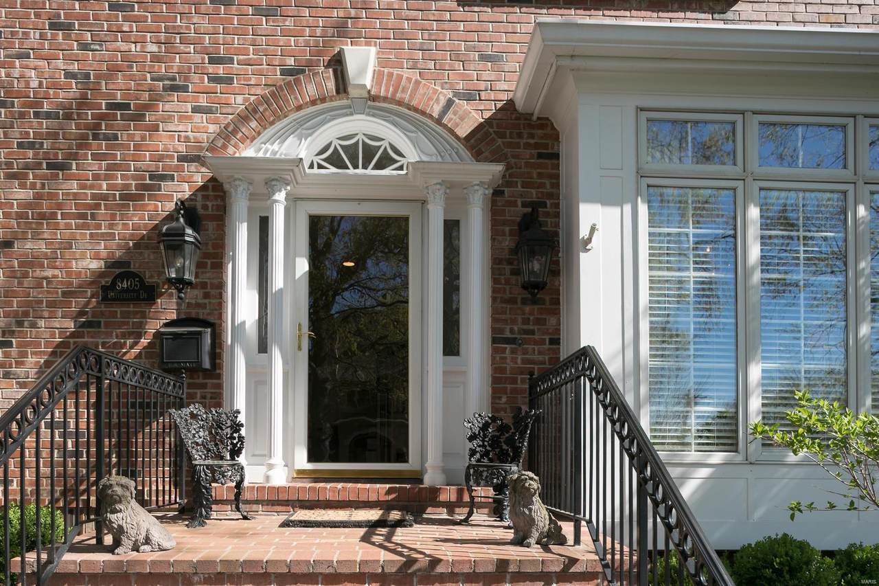 8405 University Drive - Photo 1
