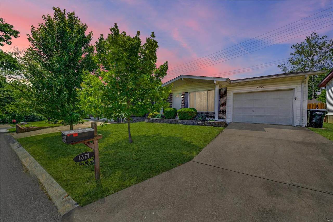 1571 Florida Drive - Photo 1