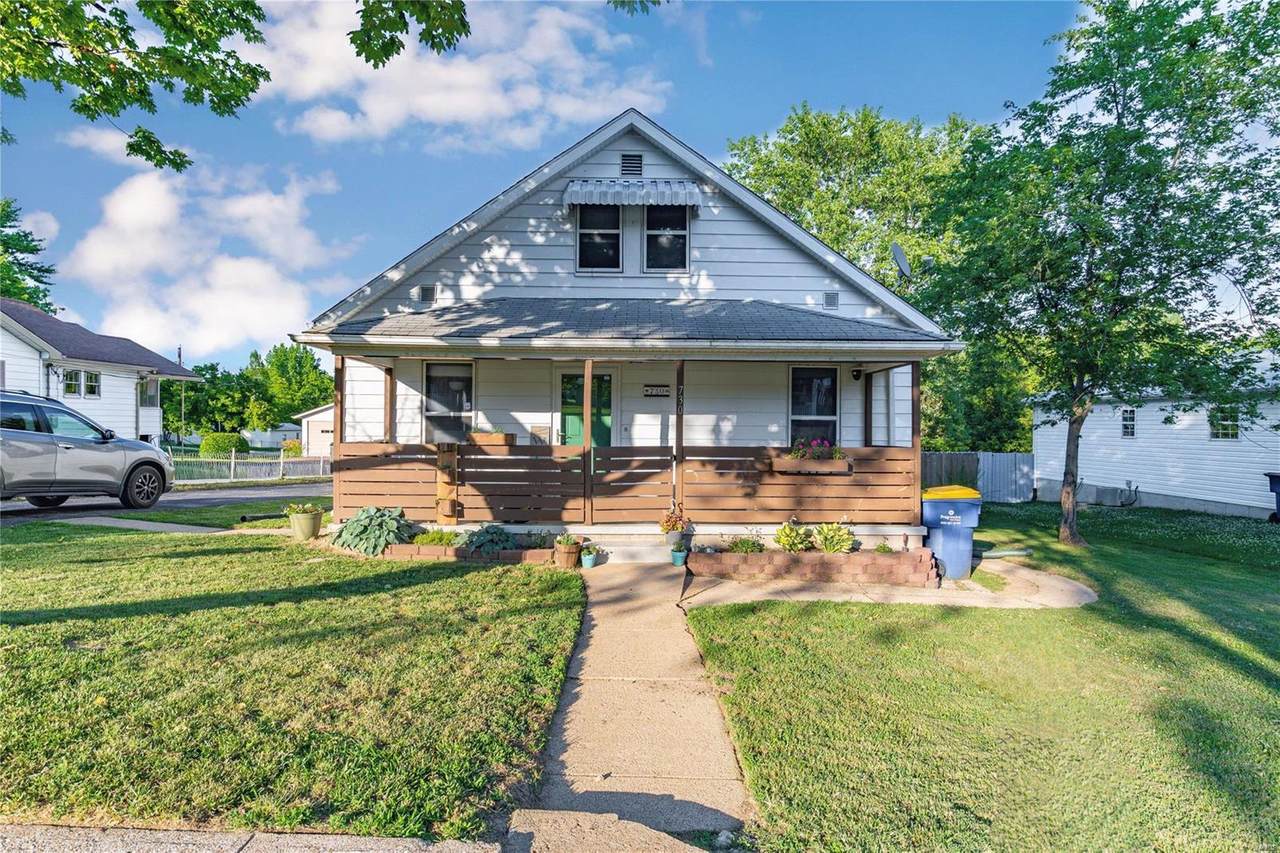 730 Vine - Photo 1
