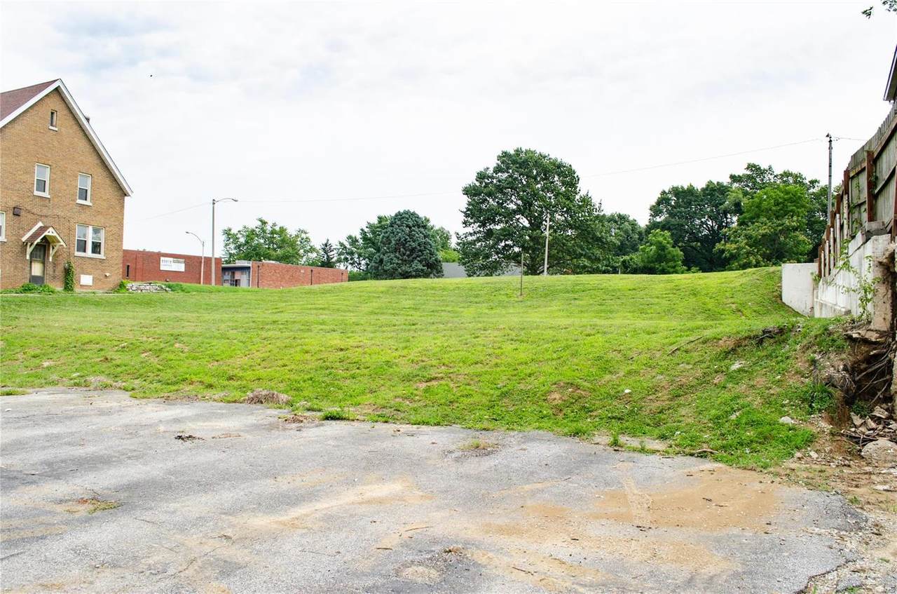 8512 Main Street - Photo 1