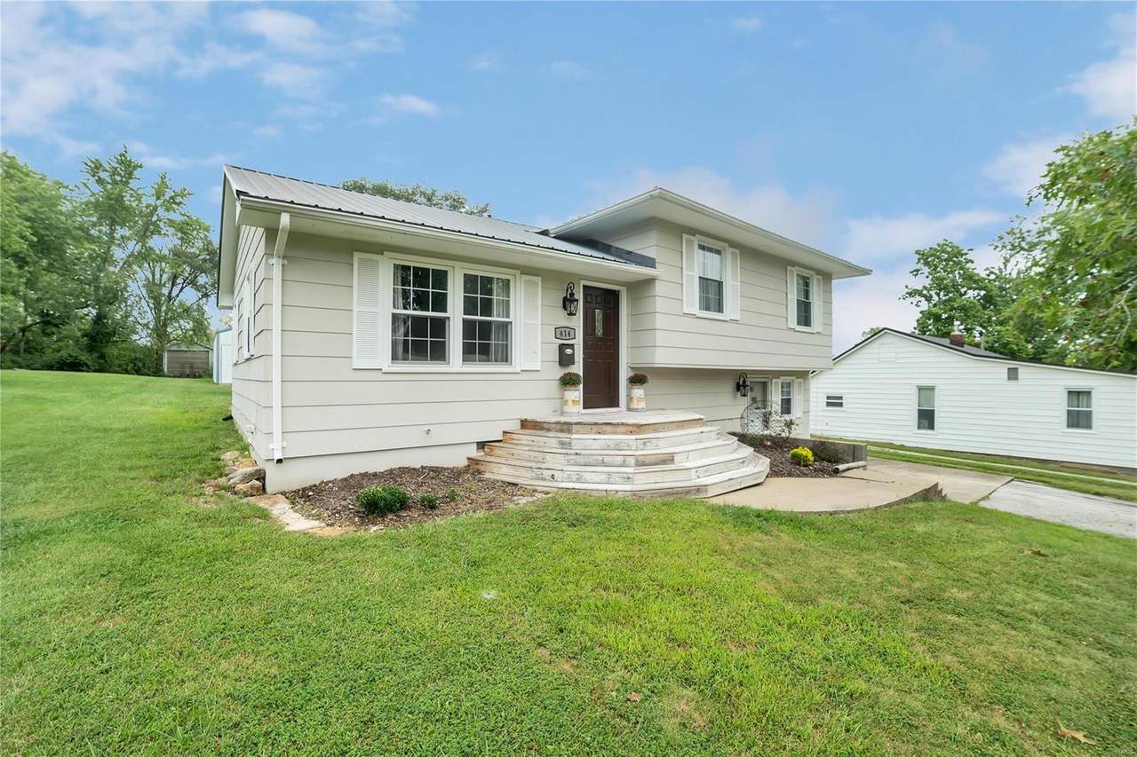 414 Hickory - Photo 1
