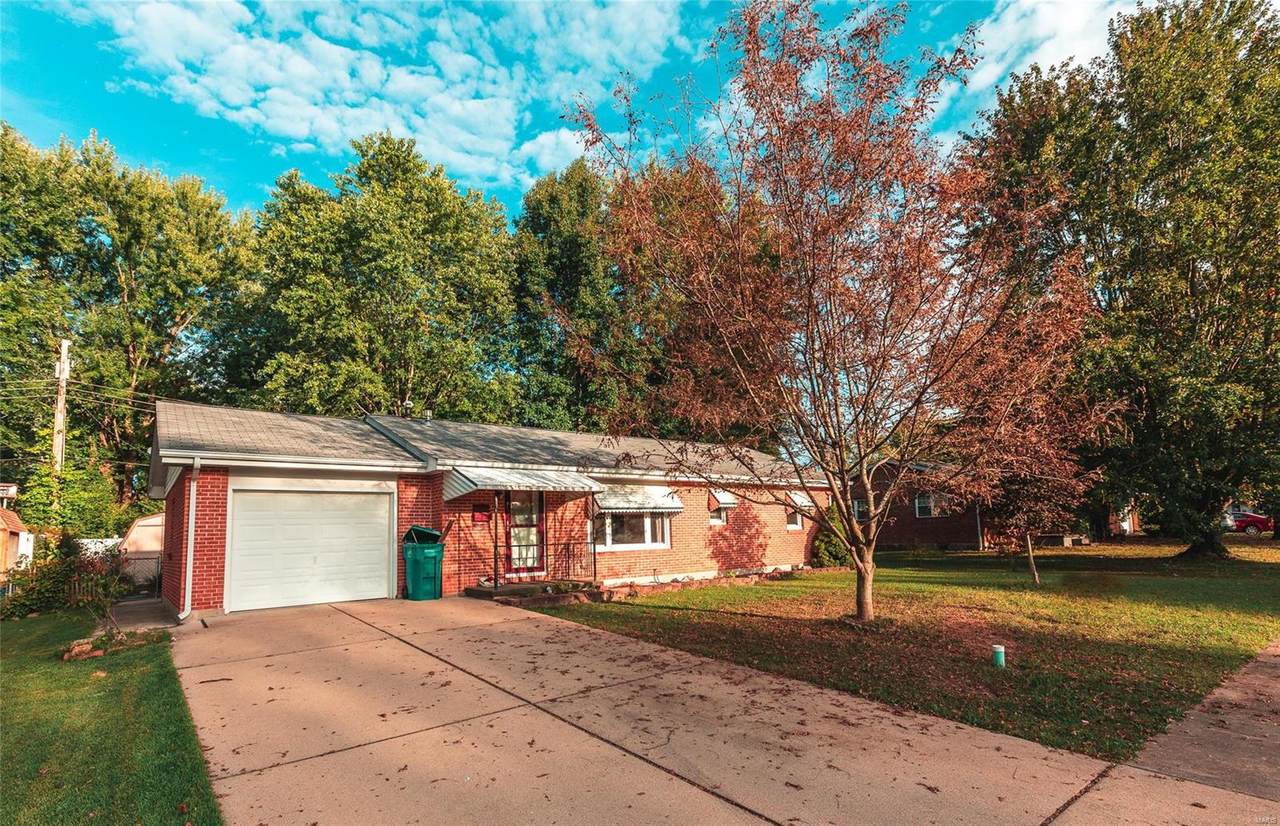 505 Crestview - Photo 1