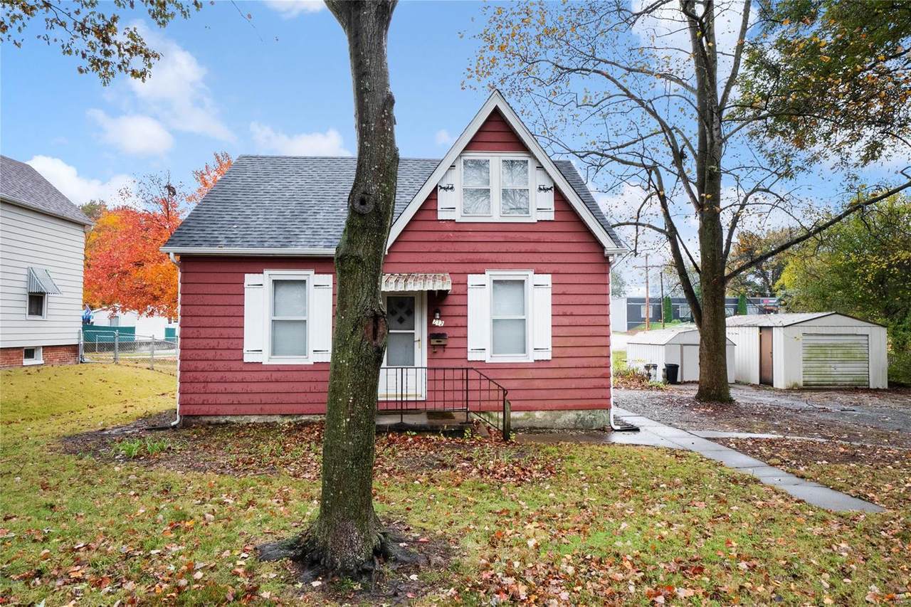 712 13th Street - Photo 1