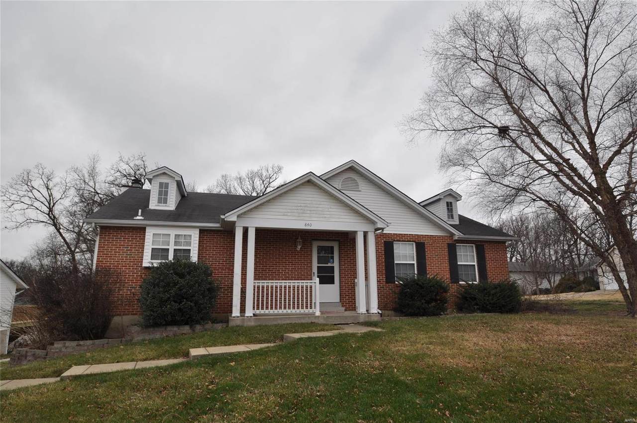 840 Sherwood Forest - Photo 1