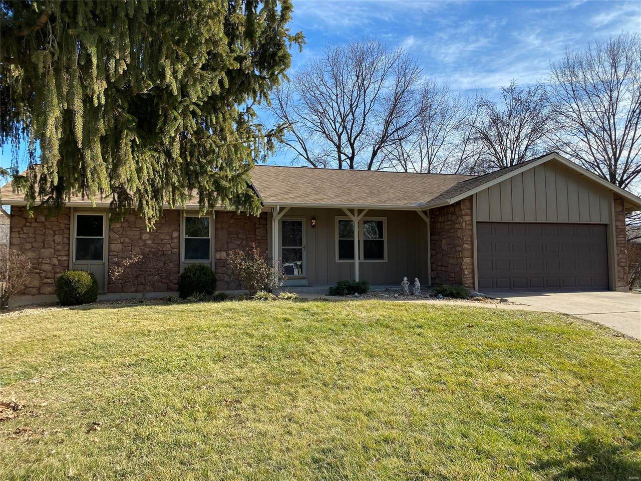 9 Monique Court - Photo 1