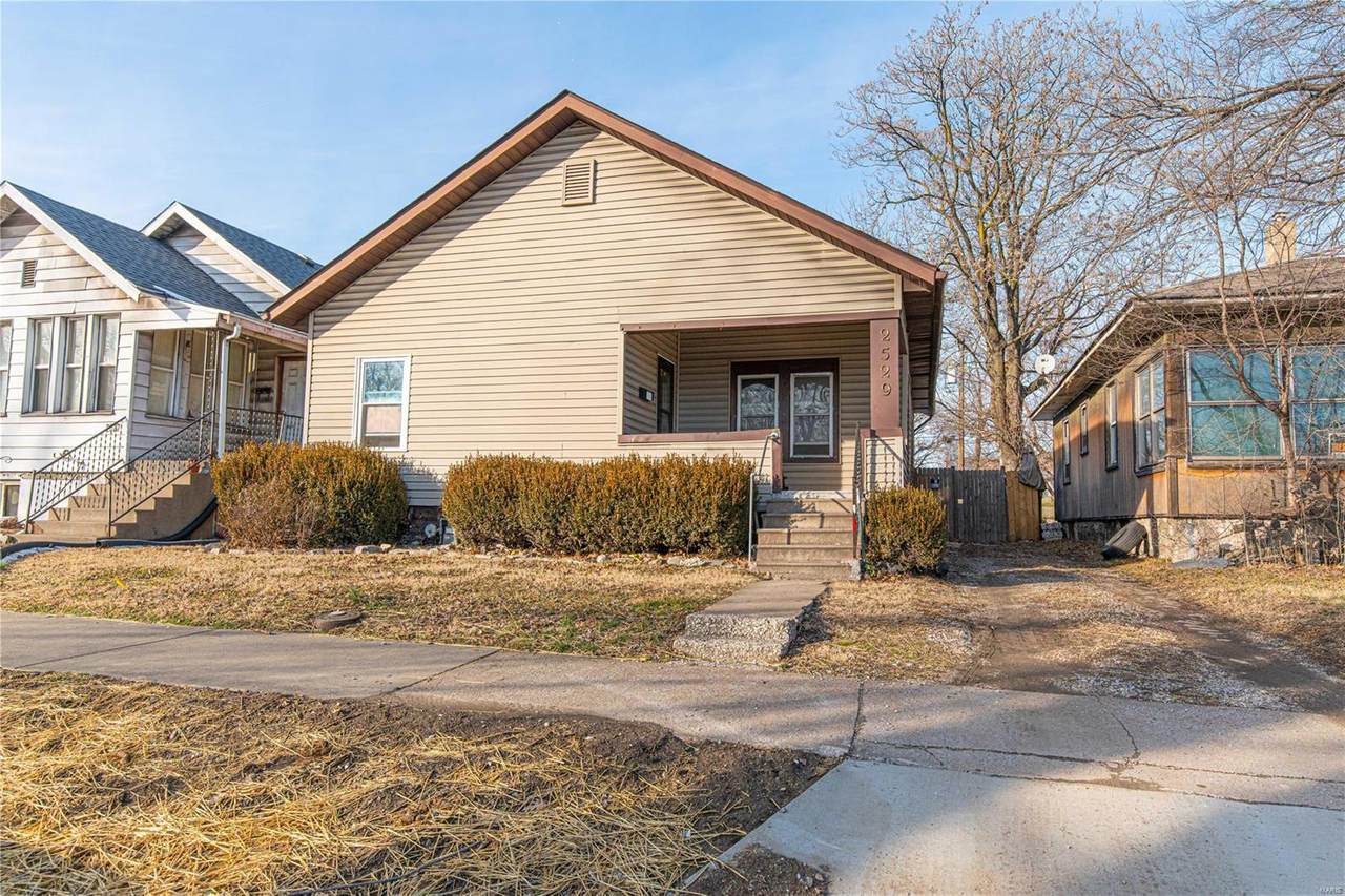 2529 Lincoln Ave - Photo 1