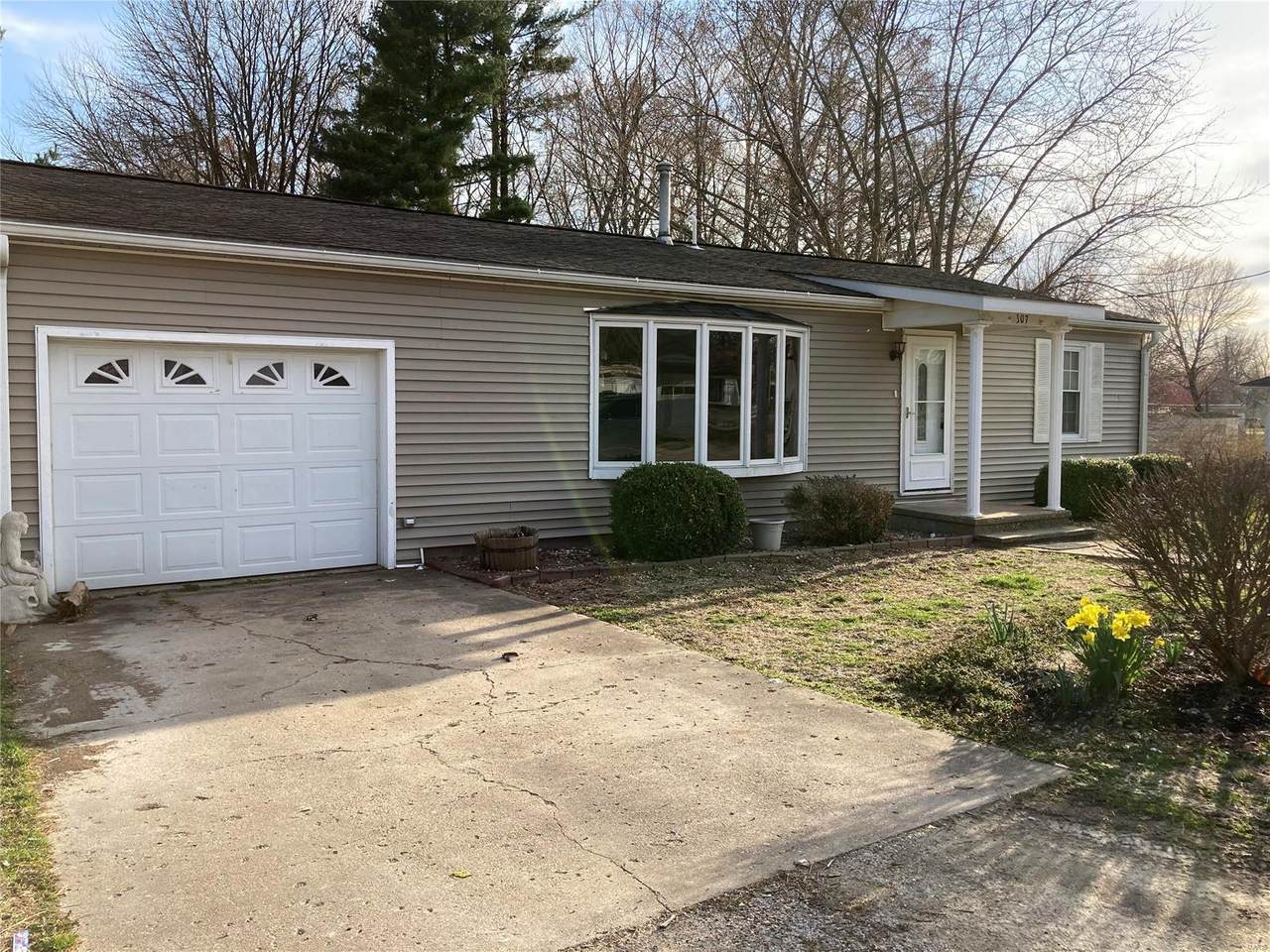 307 Mosier - Photo 1