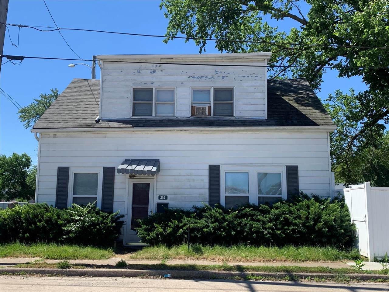 316 Monroe - Photo 1