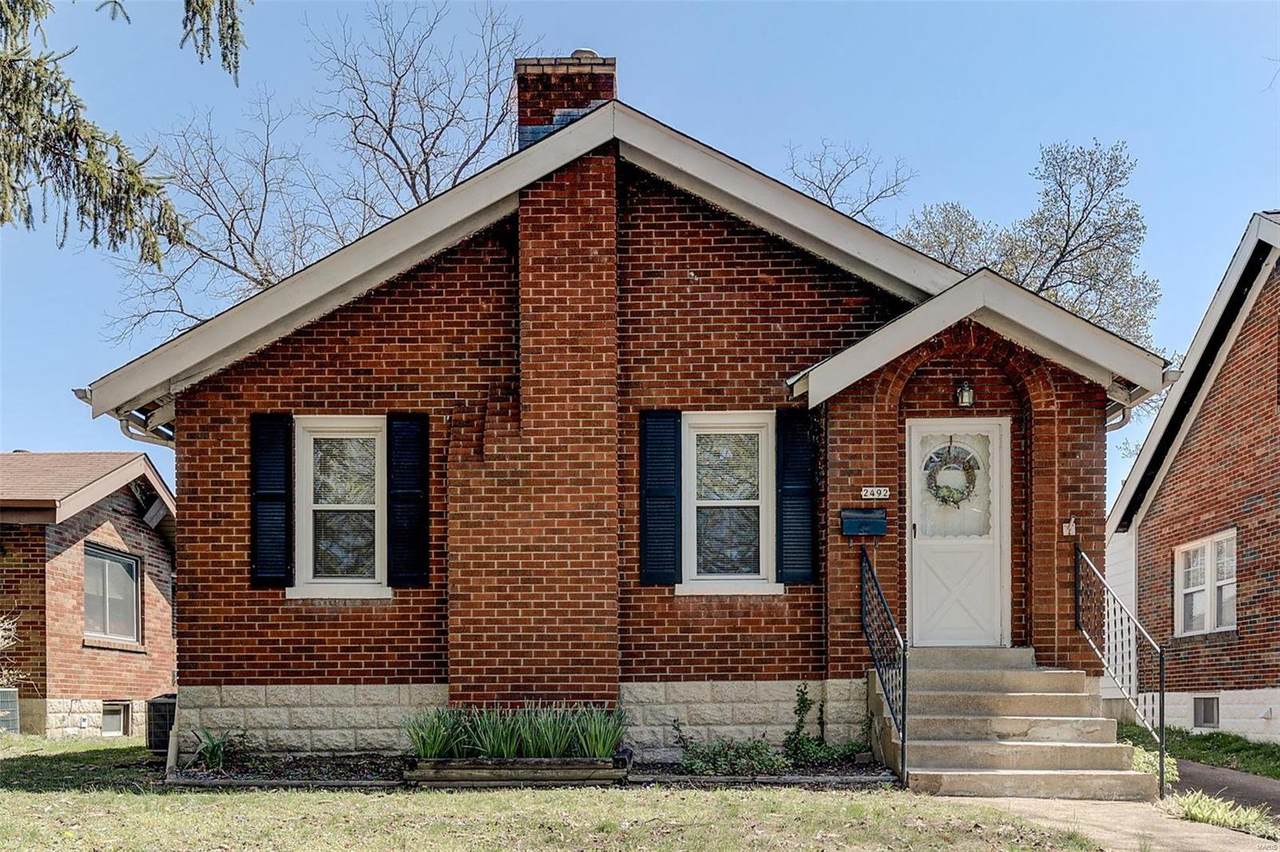 2492 Hartland Avenue - Photo 1