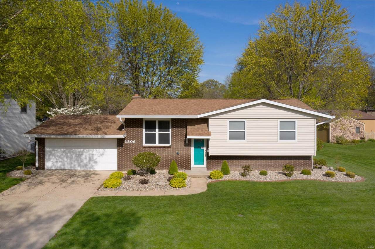 1306 Broadmoor - Photo 1