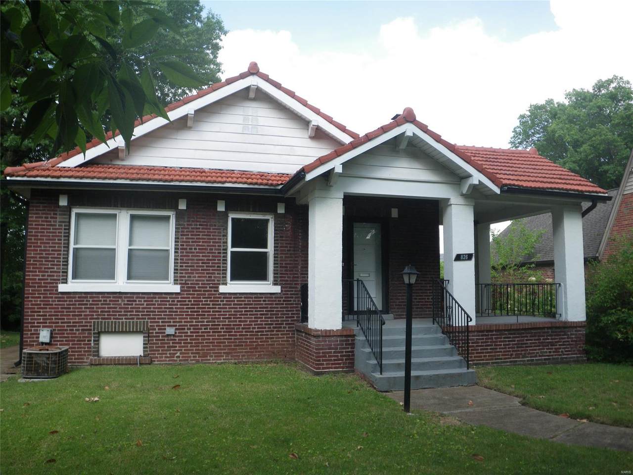 826 Country Club - Photo 1