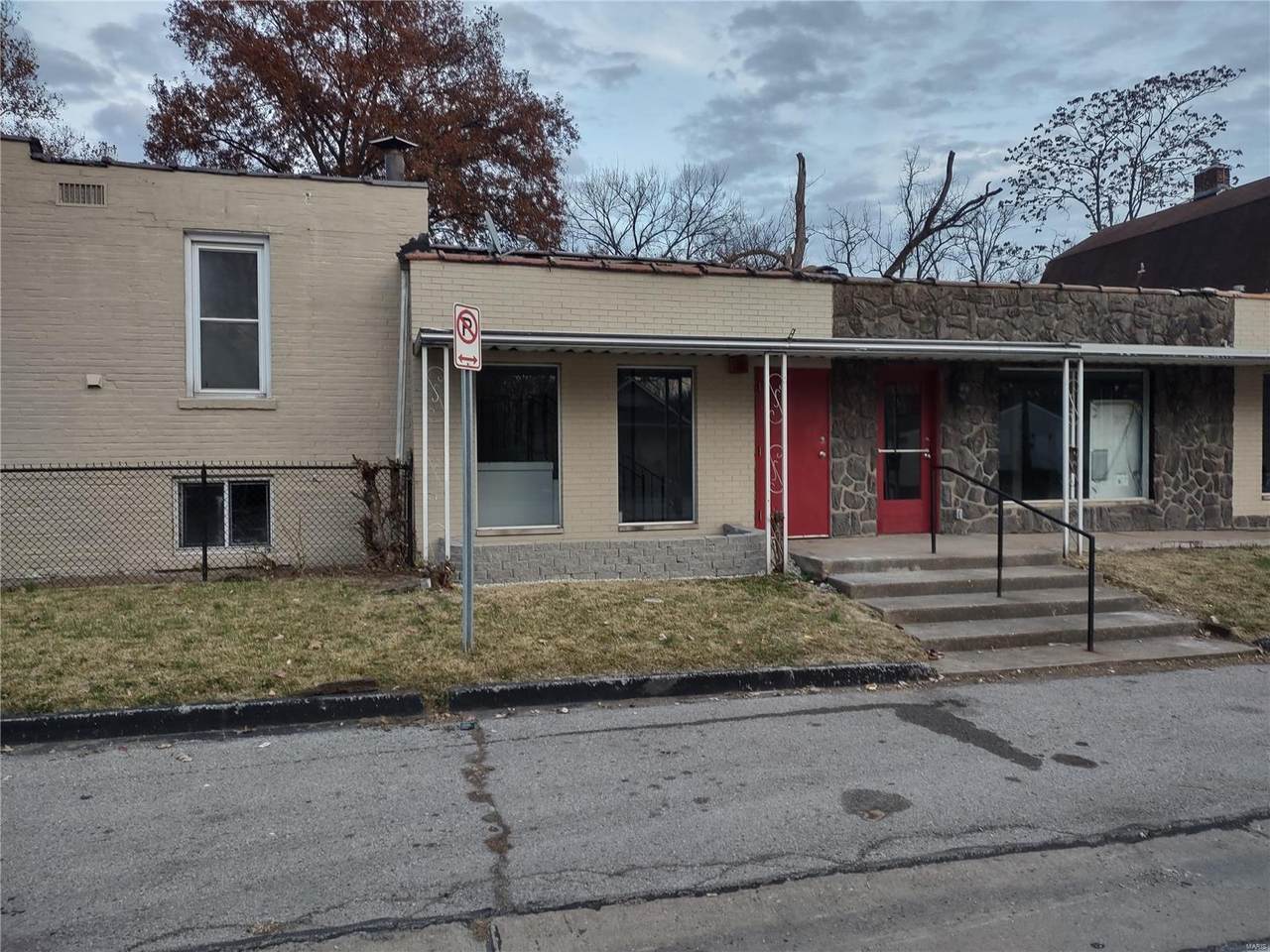 1328 Pennsylvania Avenue - Photo 1