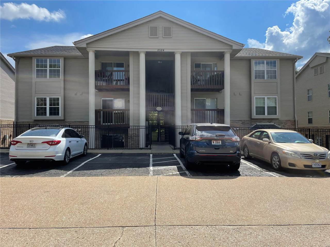 2524 Creve Coeur Mill Road - Photo 1