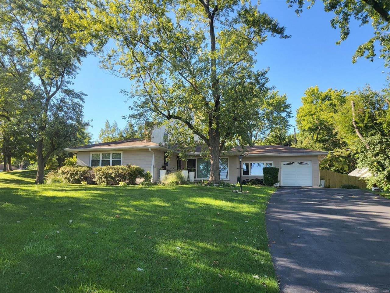 2 Bon Hills - Photo 1
