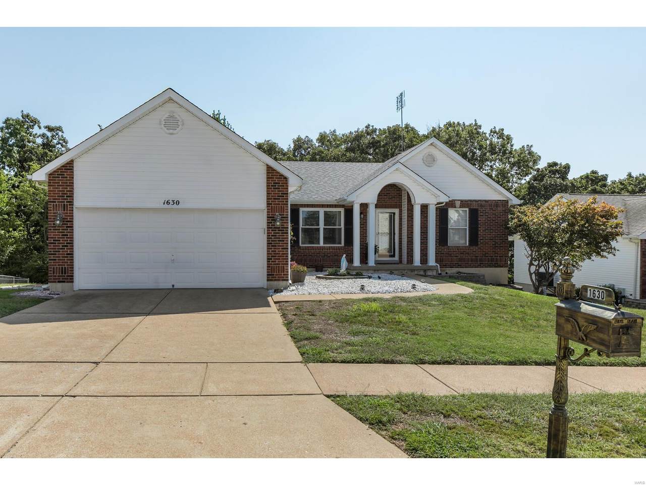 1630 Trinity Circle - Photo 1