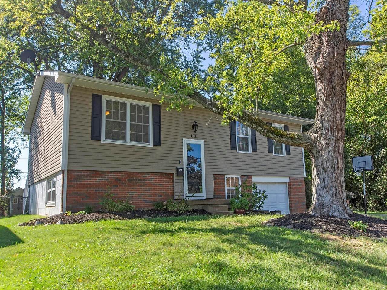 401 Dartmouth Drive - Photo 1