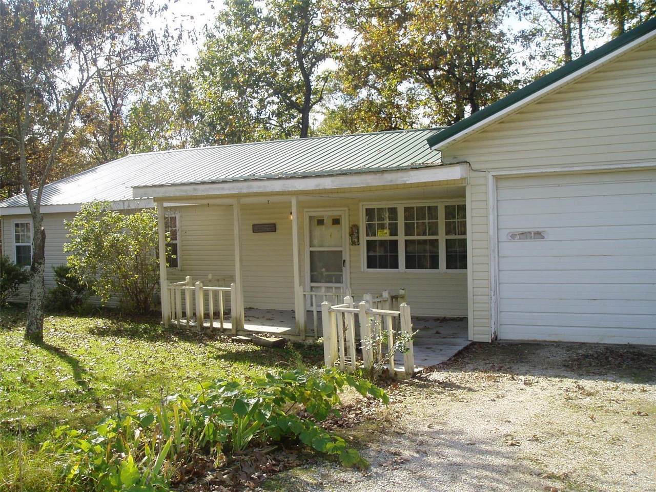 1233 Wayne 523 - Photo 1
