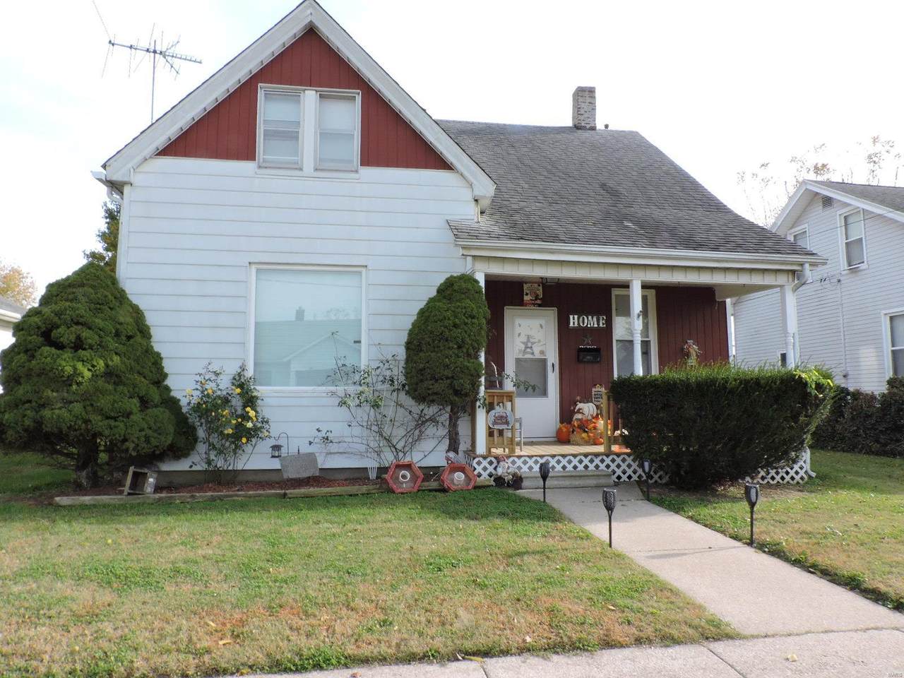 1712 Clore Street - Photo 1