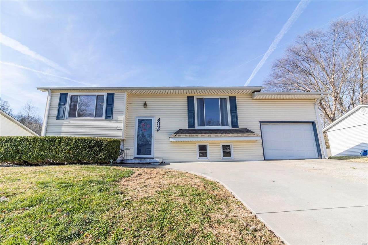 628 Valley View Drive - Photo 1