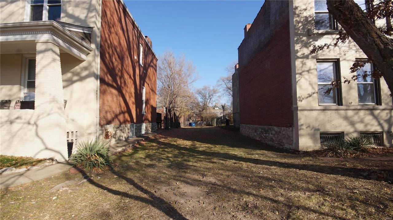 4157 Laclede Avenue - Photo 1