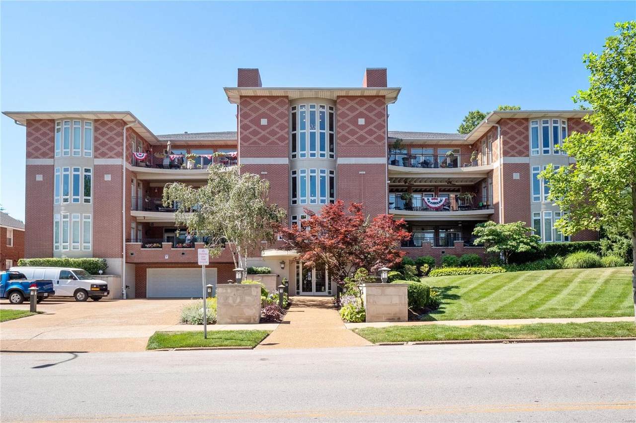 7320 Forsyth Boulevard - Photo 1