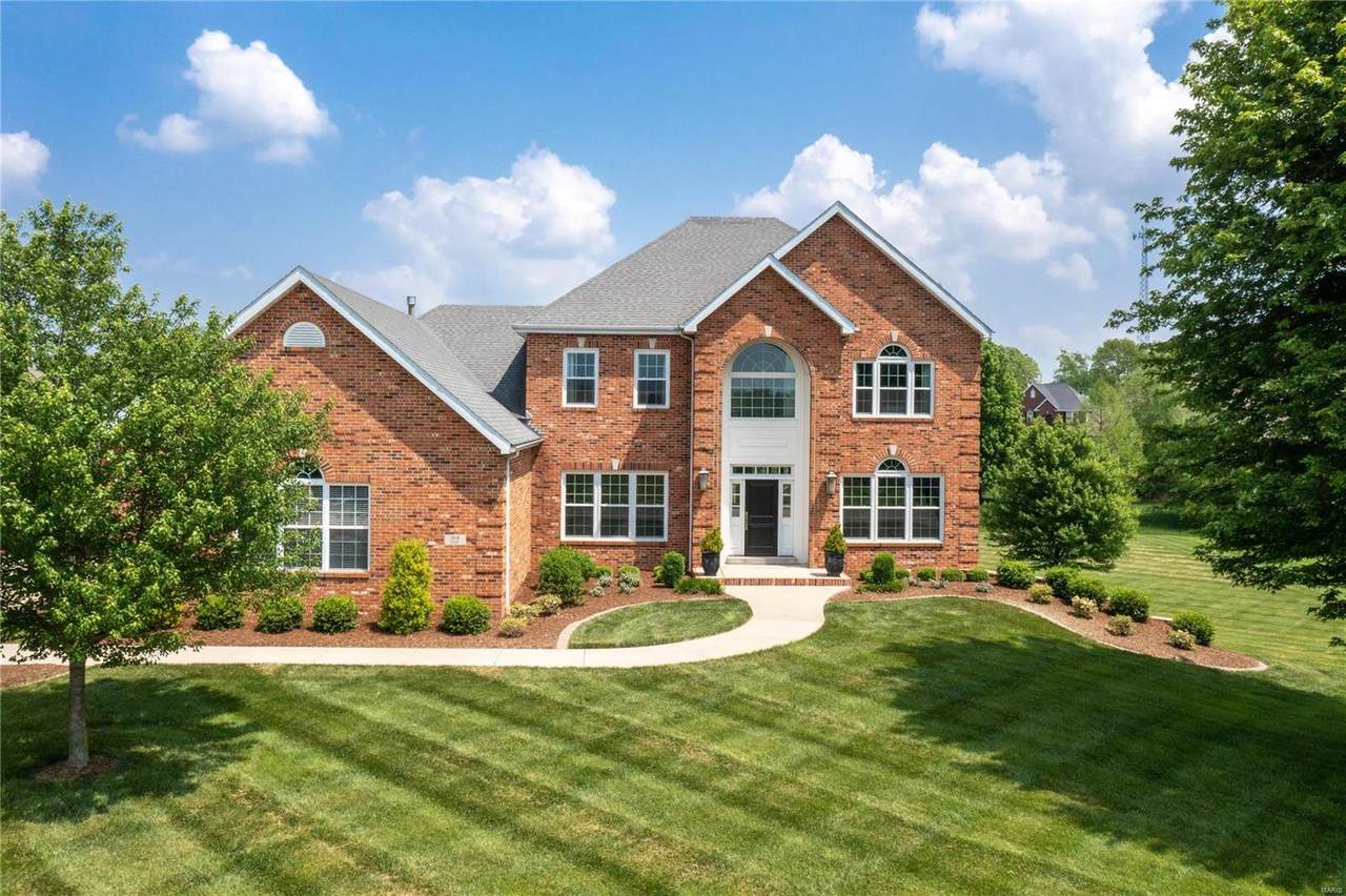 164 Regal Court - Photo 1