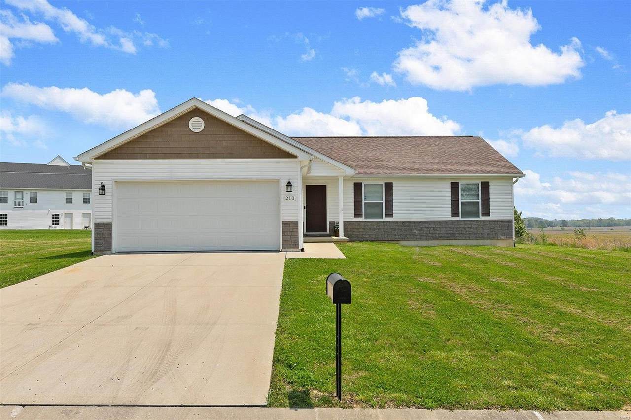 210 Woodland Drive - Photo 1